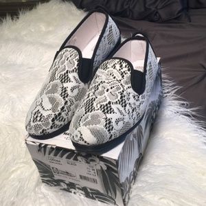 Flossy- Wonan's Lodosa Lace Slip On Sneaker